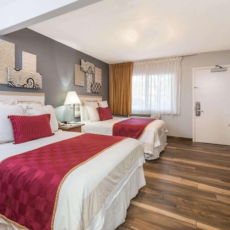 Ramada By Wyndham Near Seaworld / Mission Beach San Diego Ngoại thất bức ảnh