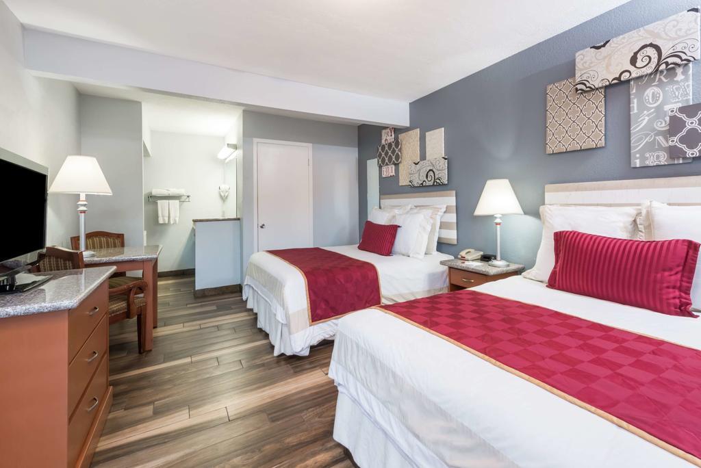 Ramada By Wyndham Near Seaworld / Mission Beach San Diego Ngoại thất bức ảnh