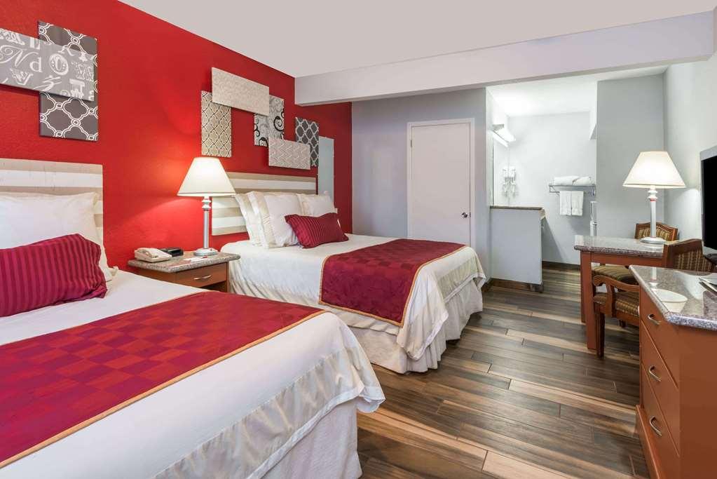 Ramada By Wyndham Near Seaworld / Mission Beach San Diego Ngoại thất bức ảnh
