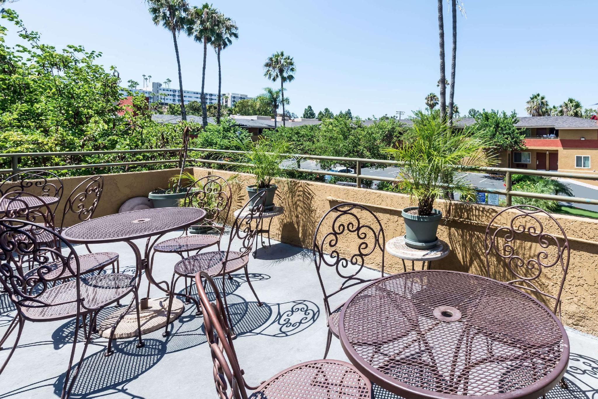 Ramada By Wyndham Near Seaworld / Mission Beach San Diego Ngoại thất bức ảnh
