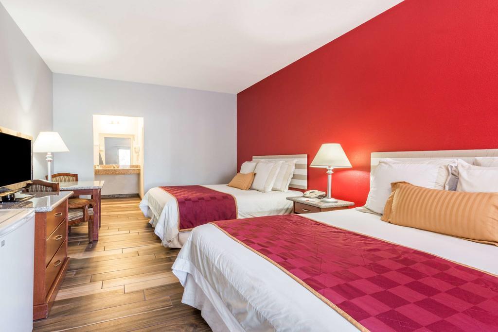 Ramada By Wyndham Near Seaworld / Mission Beach San Diego Ngoại thất bức ảnh