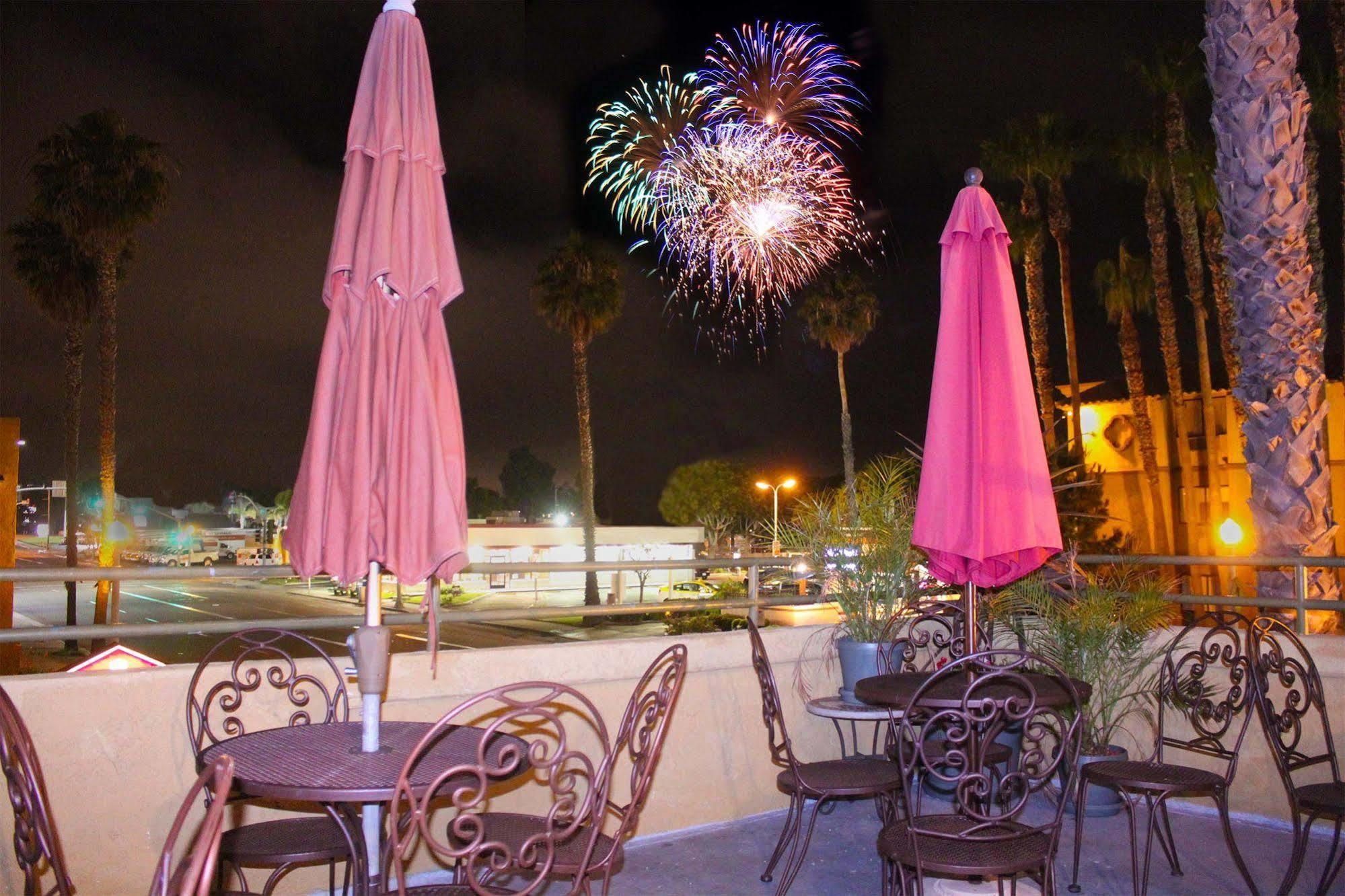 Ramada By Wyndham Near Seaworld / Mission Beach San Diego Ngoại thất bức ảnh