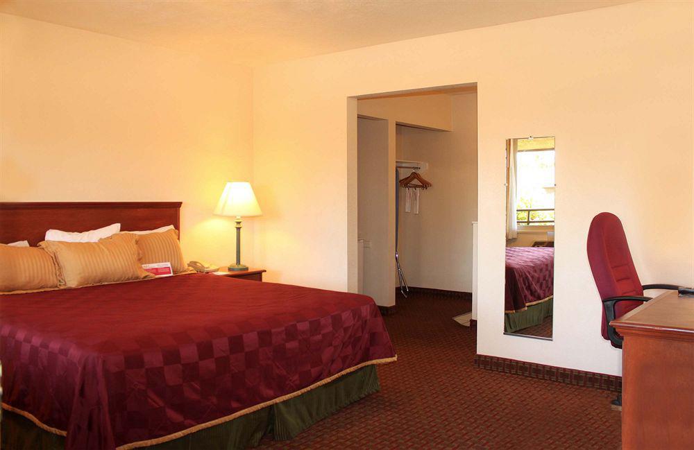Ramada By Wyndham Near Seaworld / Mission Beach San Diego Ngoại thất bức ảnh